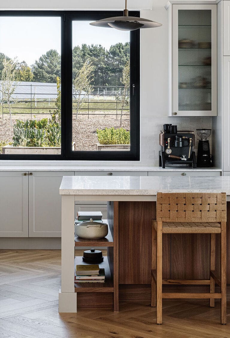 Aluplast raam in een moderne keuken
